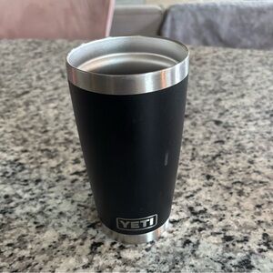 Black 24oz YETI Rambler